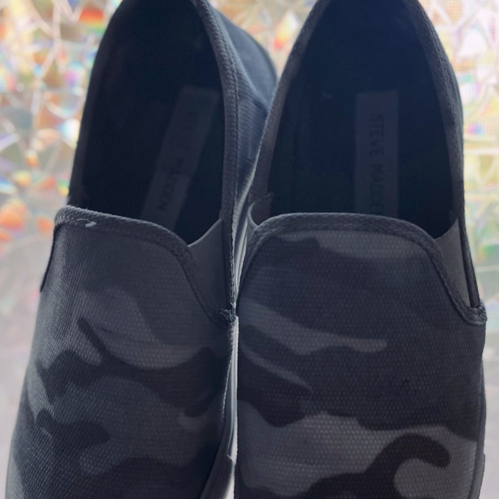 Army style sneakers slip in! Nice for casual looks